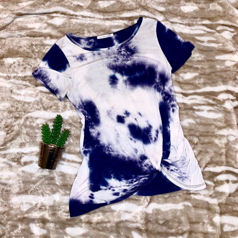 ⭐️Knot tied Tye dye T size M⭐️
